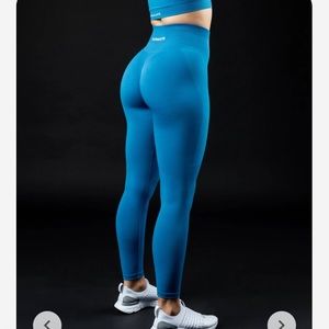 ISO alphalete amplify size medium rapids blue